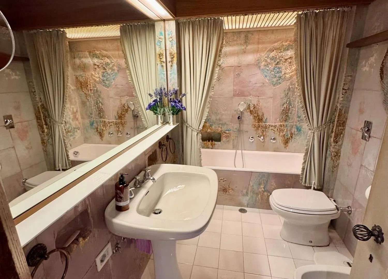 Elegant Apartment With Center And Tofana View Cortina d'Ampezzo Italy